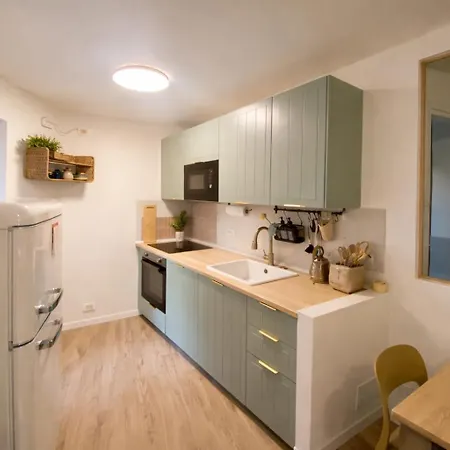 דירה Courtyard Nook -